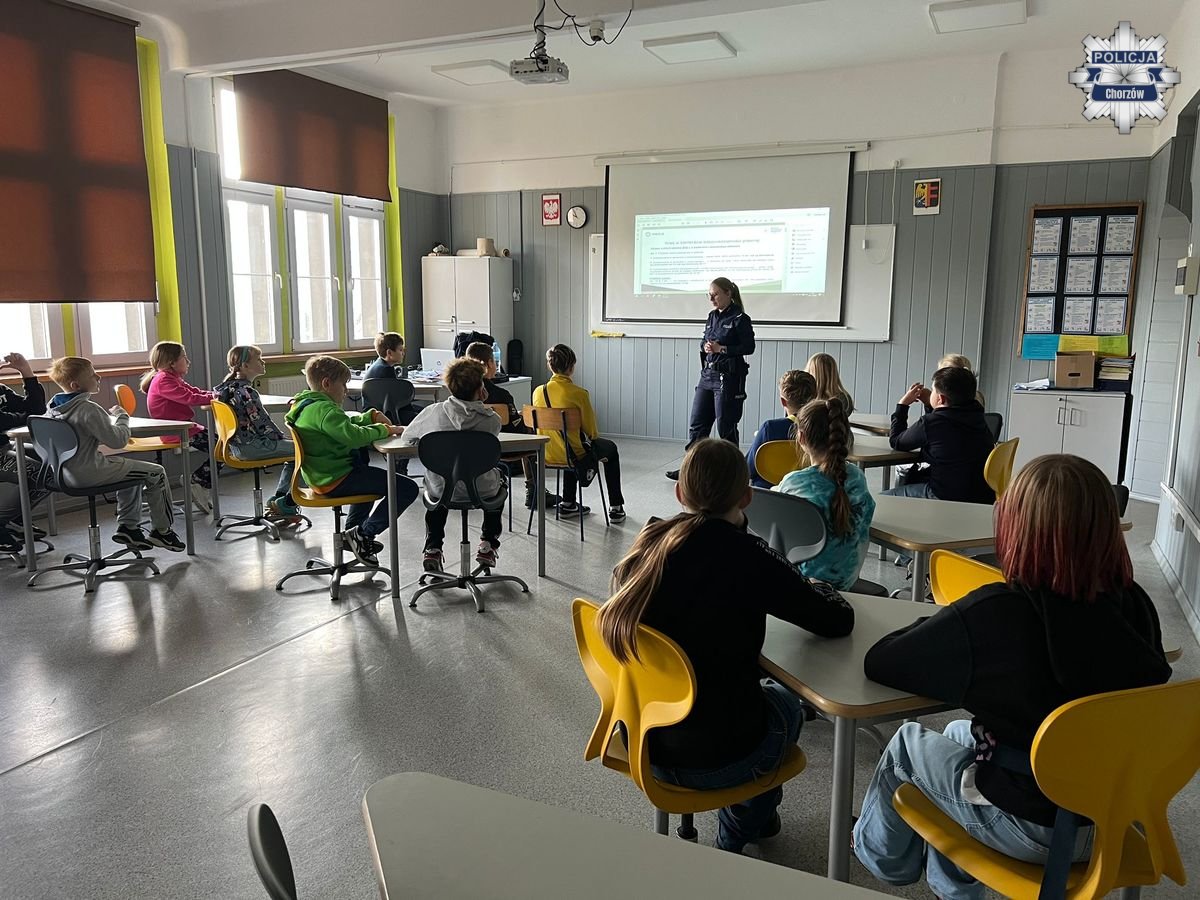 Chorzowscy policjanci o bezpieczeństwie, tolerancji i szacunku wśród uczniów