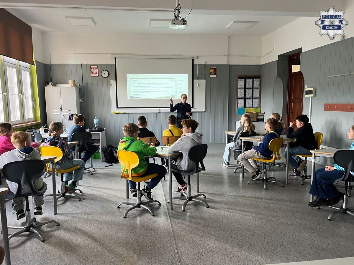 Chorzowscy policjanci o bezpieczeństwie, tolerancji i szacunku wśród uczniów