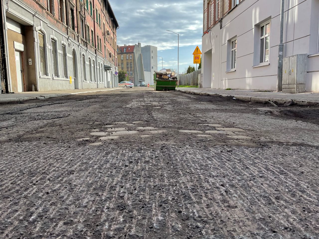 Remont ulicy Miechowickiej w Chorzowie – ruszyły prace nad nową nawierzchnią