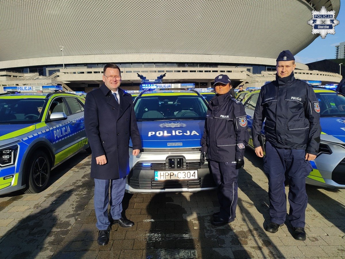 Nowy radiowóz dla Komisariatu I w Chorzowie. Policja wzmacnia swoją flotę