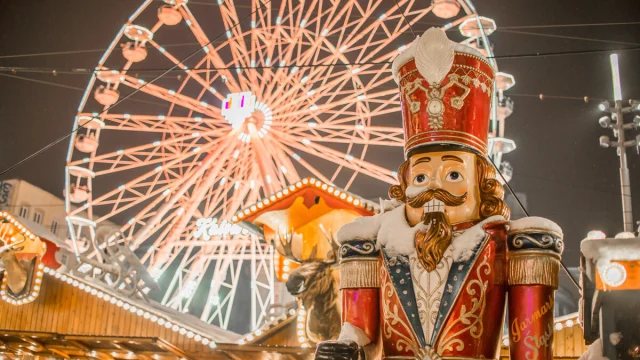 Trwa jarmark bożonarodzeniowy na rynku. Tłumy ludzi! [FOTORELACJA]