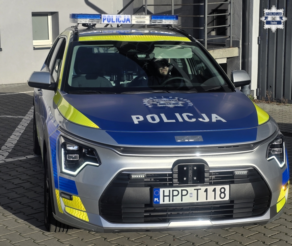Nowoczesne radiowozy hybrydowe dla tyskiej policji /fot. KMP Tychy