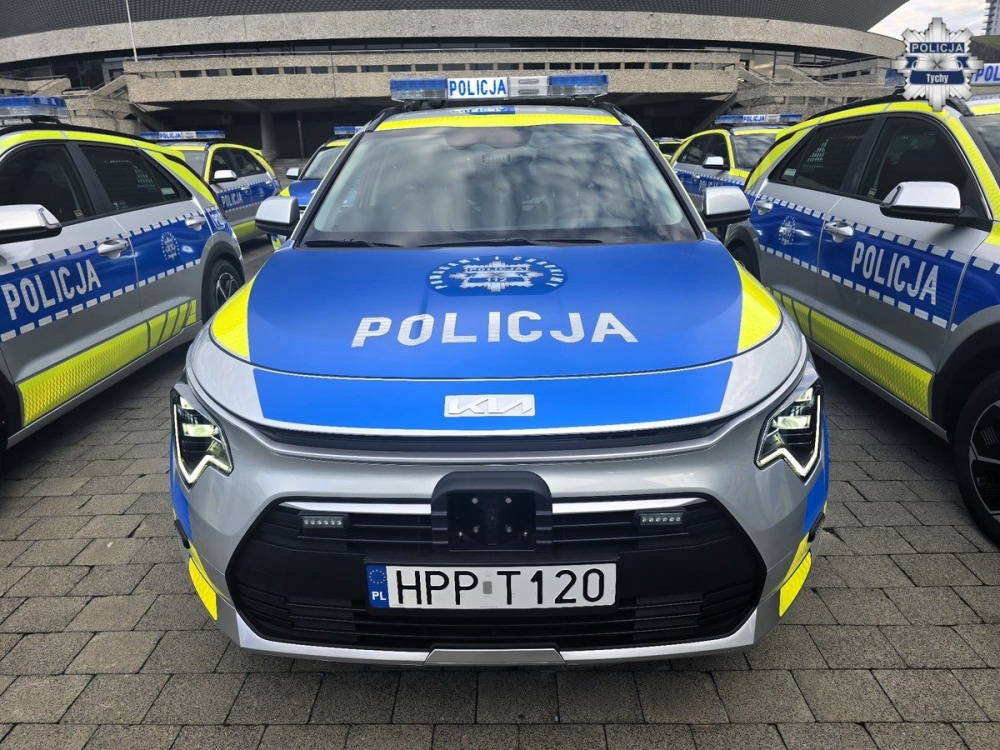 Nowoczesne radiowozy hybrydowe dla tyskiej policji /fot. KMP Tychy