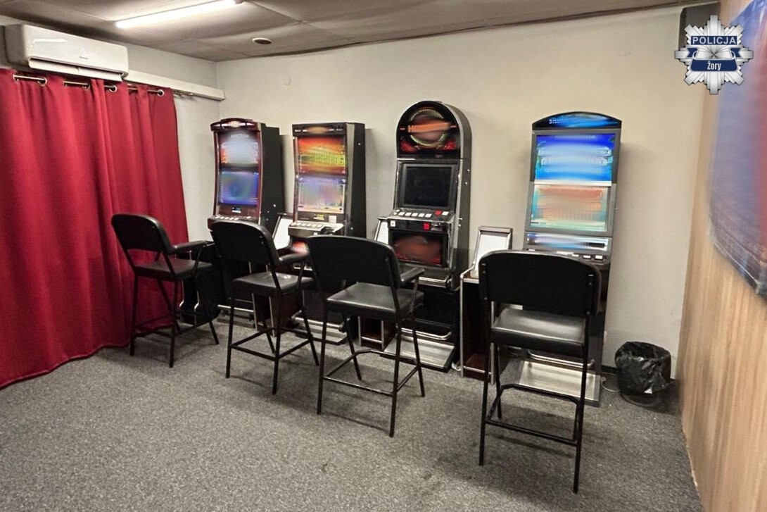 Nielegalne automaty, narkotyki i zatrzymani – wspólna akcja Policji i KAS w Żorach