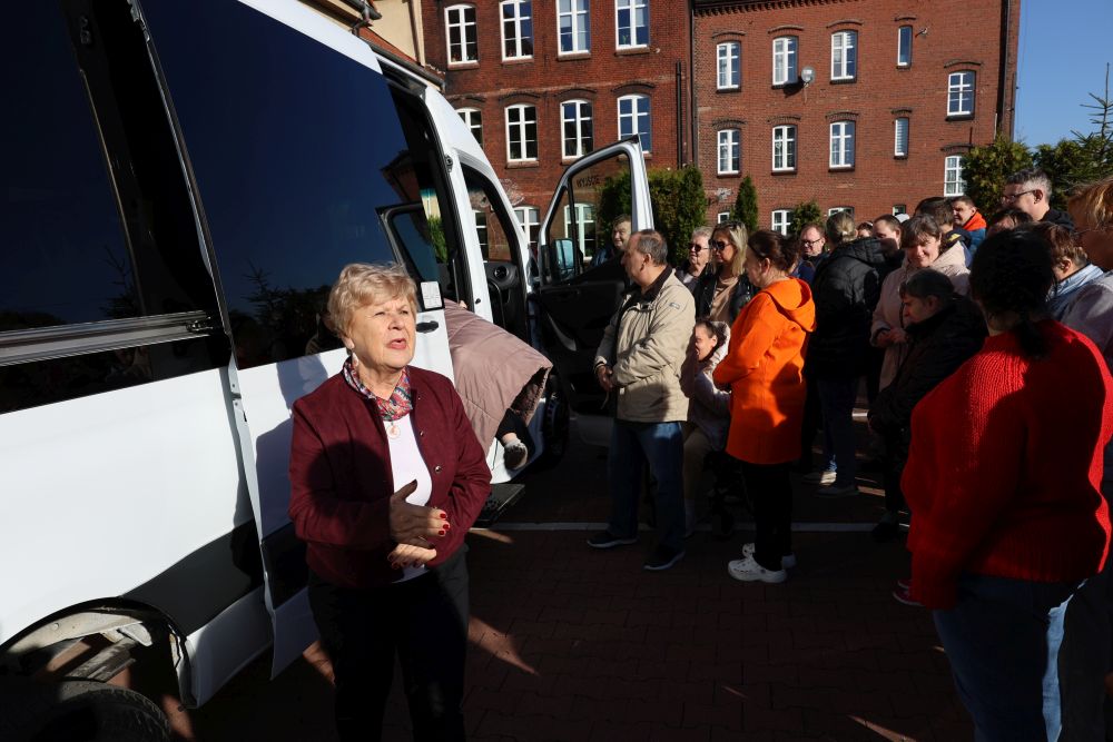 Nowy bus dla Warsztatów Terapii Zajęciowej / fot. UM Piekary Śląskie