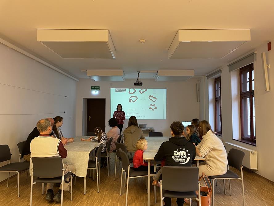 Rodzinne warsztaty świąteczne w Tychach – ozdoby z masy porcelanowej