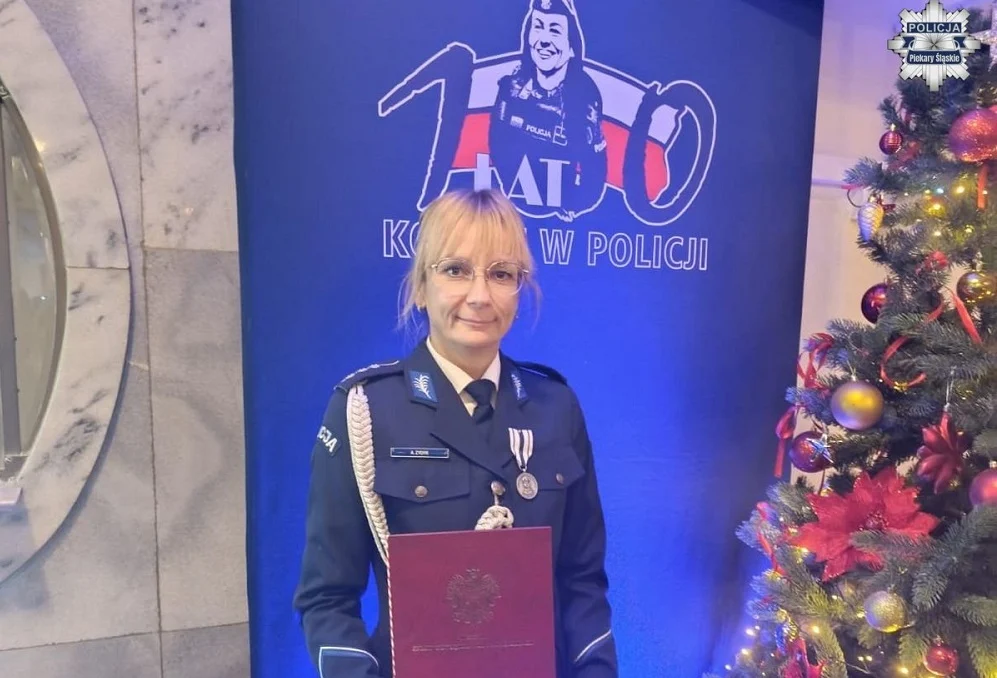 Piekarska profilaktyk st. asp. Aleksandra Zydyk uhonorowana medalem 100-lecia służby kobiet w Policji