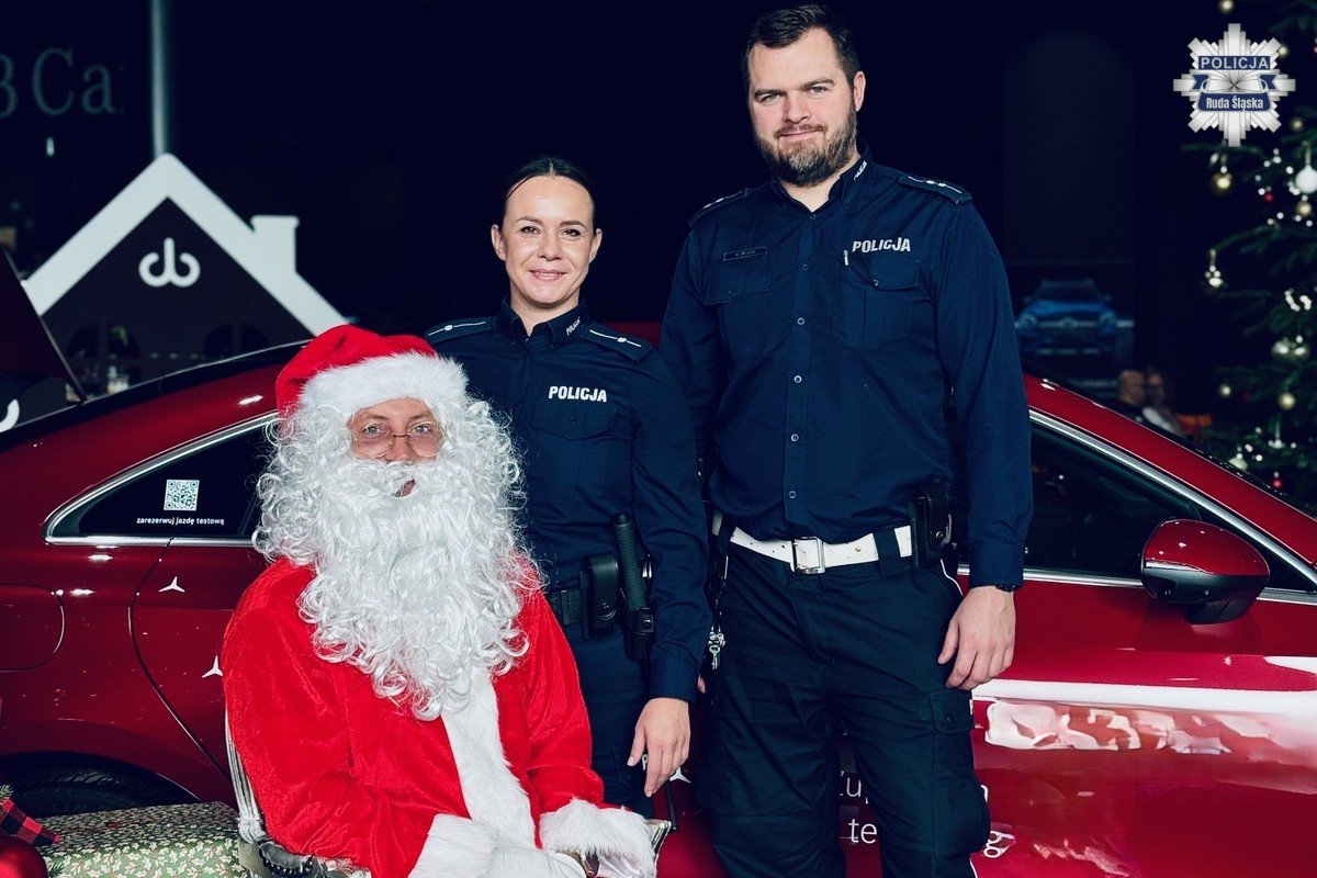 Mikołajkowa lekcja bezpieczeństwa - policjanci odwiedzili najmłodszych
