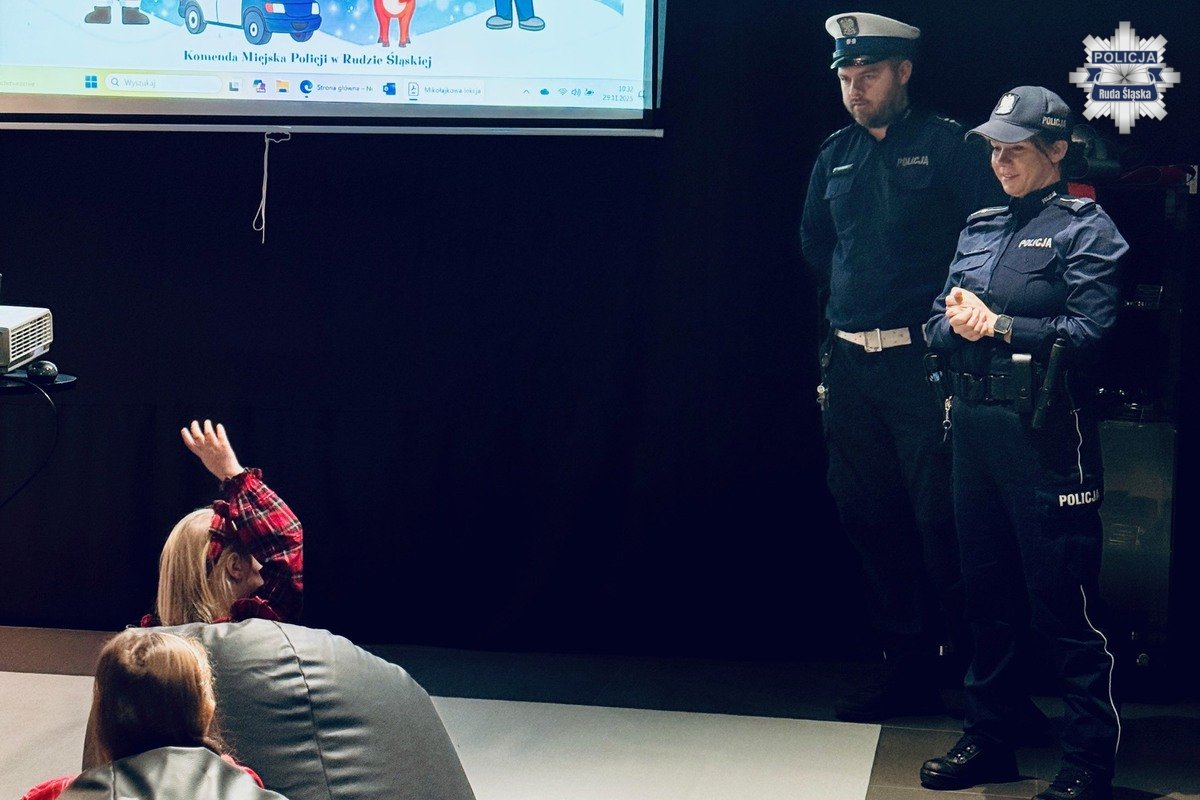 Mikołajkowa lekcja bezpieczeństwa - policjanci odwiedzili najmłodszych