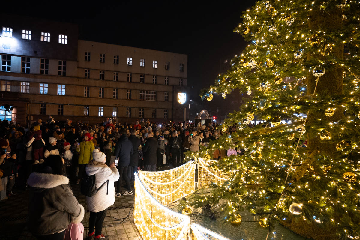 Rozświetlenie choinki 25
