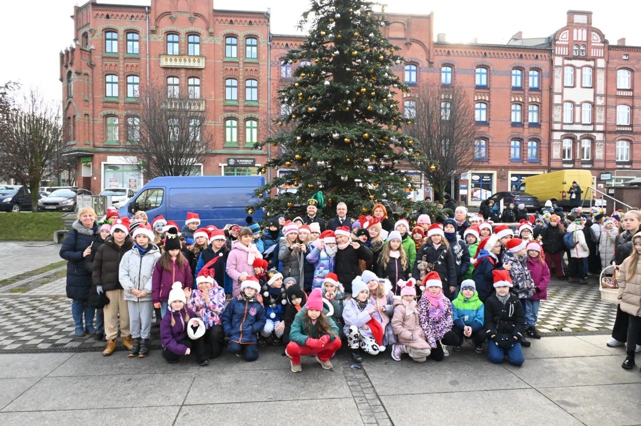 Świąteczne śpiewanie na rynku w Nowym Bytomiu 5