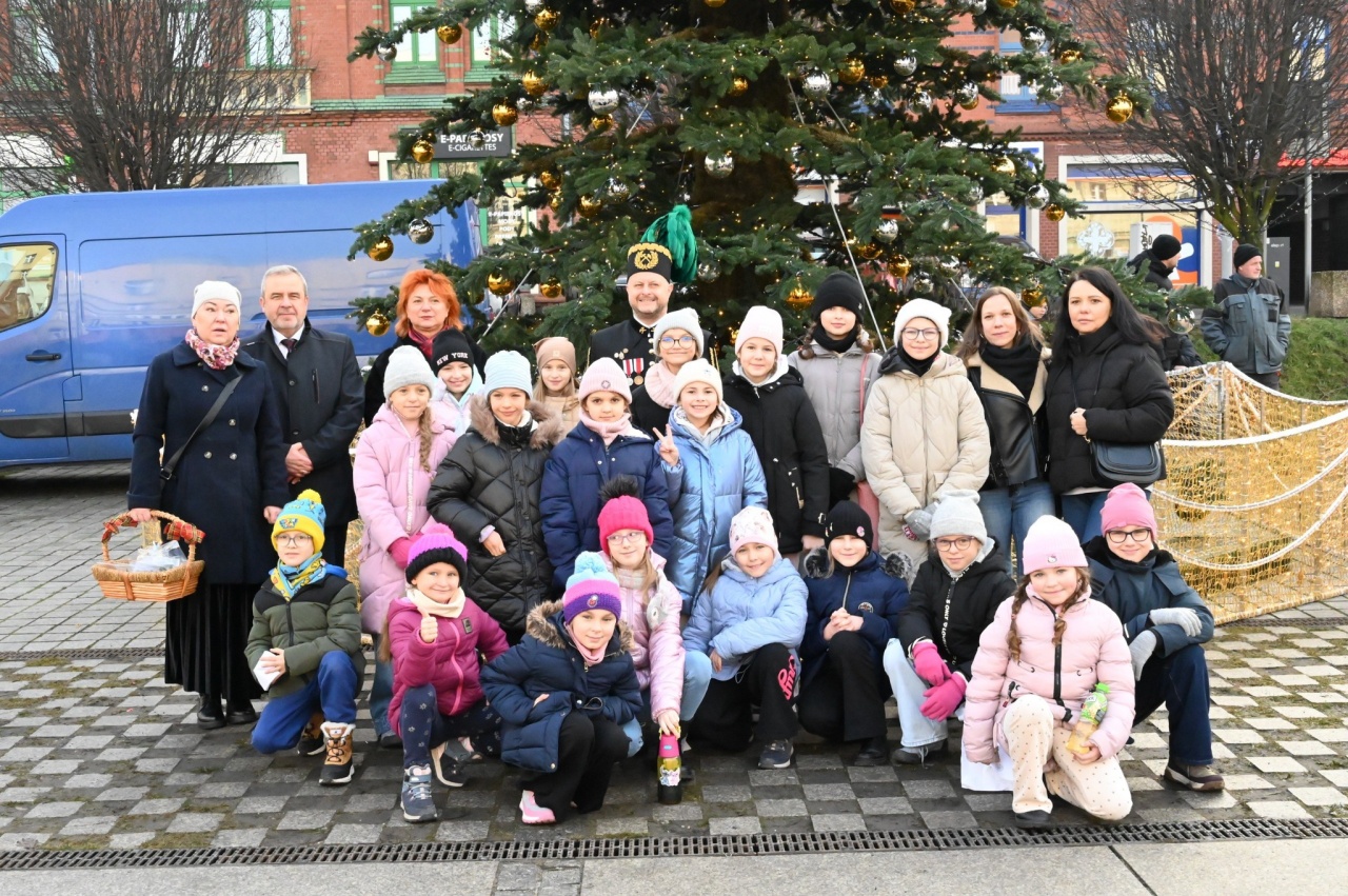 Świąteczne śpiewanie na rynku w Nowym Bytomiu 15