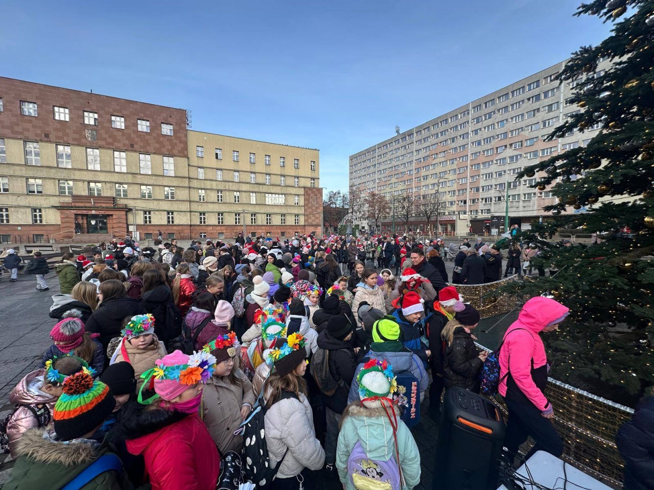 Świąteczne śpiewanie na rynku w Nowym Bytomiu 19