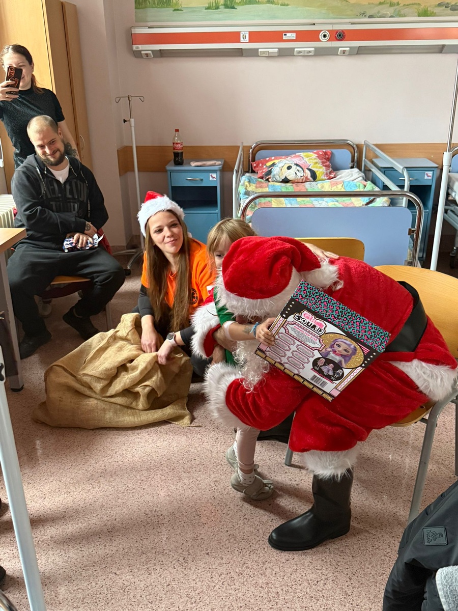 Mikołaj w Szpitalu Miejskim w Rudzie Śląskiej 9