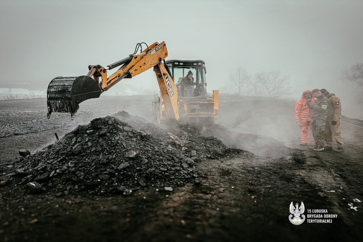 Śledztwo w sprawie nielegalnego wysypiska odpadów: CBA zabezpiecza dowody
