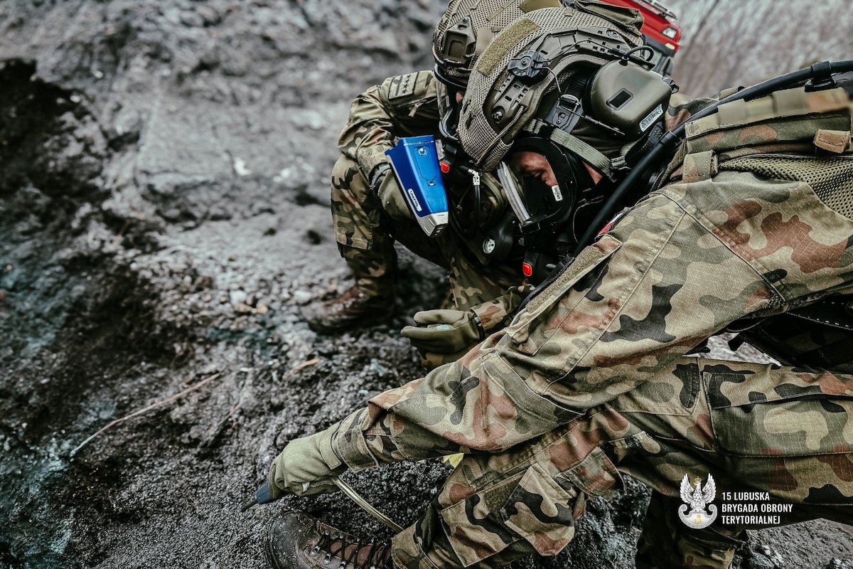 Śledztwo w sprawie nielegalnego wysypiska odpadów: CBA zabezpiecza dowody