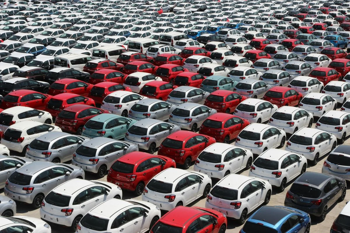 Jak uzyskać najlepszą cenę wynajmu samochodu przy lotnisku w Katowicach?