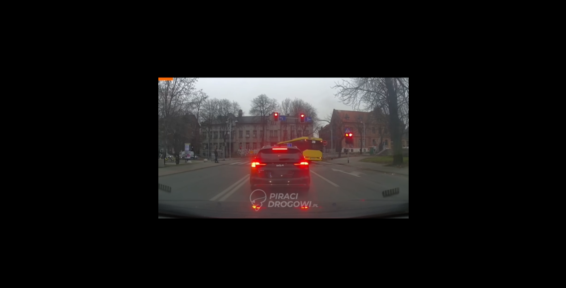 „Linia ekspresowa” – niebezpieczna sytuacja z udziałem autobusu miejskiego