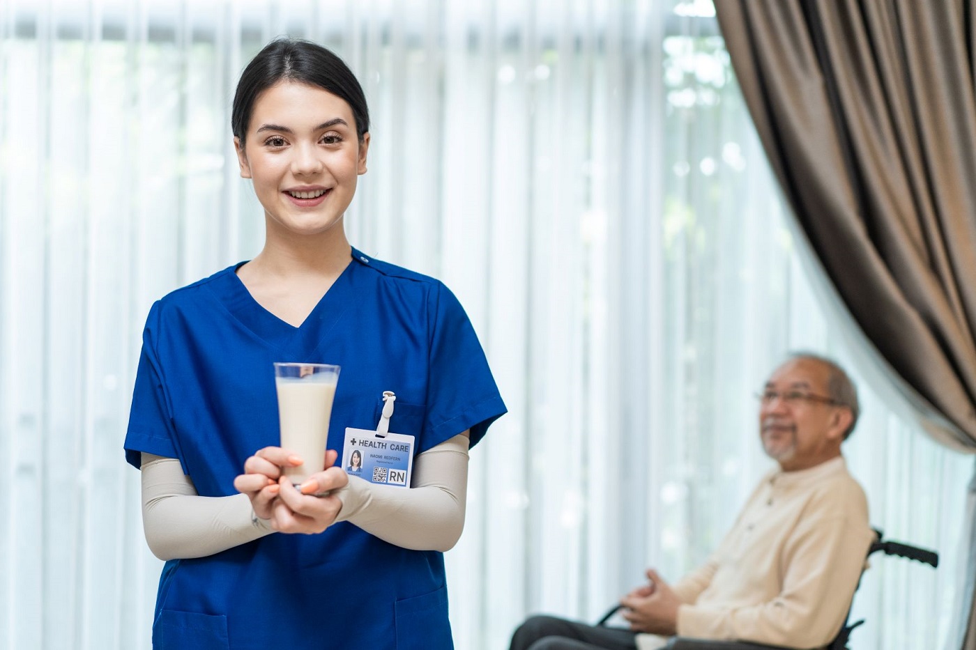 Opiekun medyczny – obowiązki i zarobki. Jakie są potrzebne kwalifikacje?