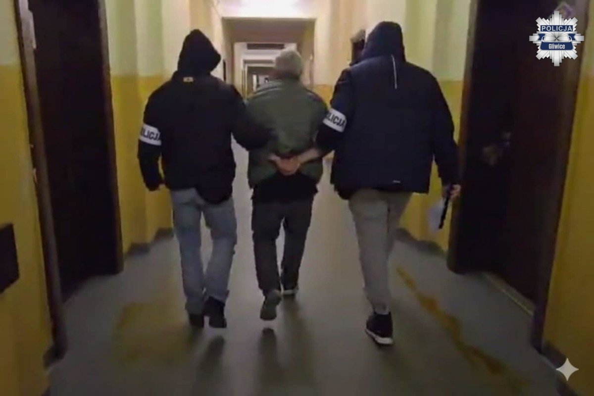 Zajechał drogę, groził i ukradł telefon. Zatrzymany 54-latek usłyszał zarzuty