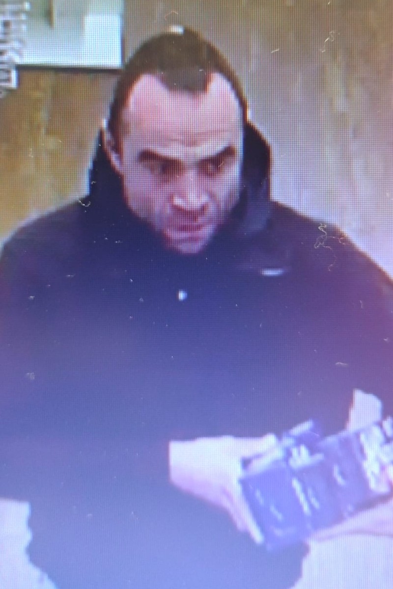 Czy rozpoznajesz podejrzanego o kradzież? Policja z Katowic publikuje wizerunek / fot. KMP Katowice