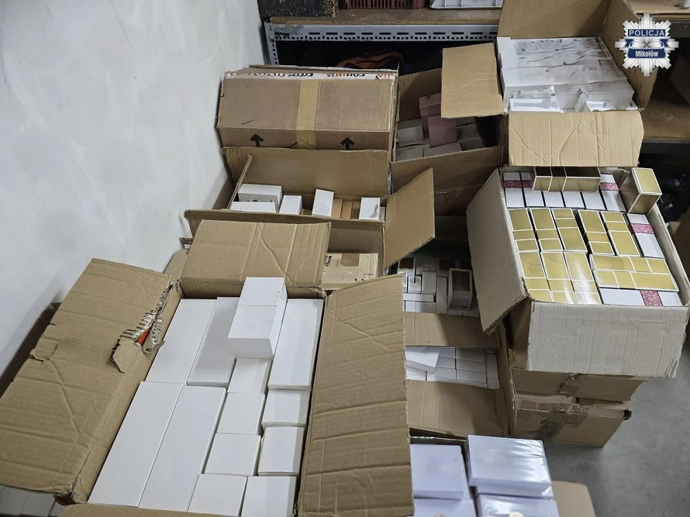 Policja z Mikołowa udaremnia przemyt podróbek perfum. Wartość 8 milionów złotych
