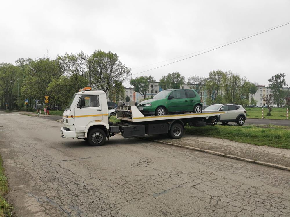 Wojna z wrakami w Piekarach Śląskich – Straż Miejska usunęła 32 pojazdy