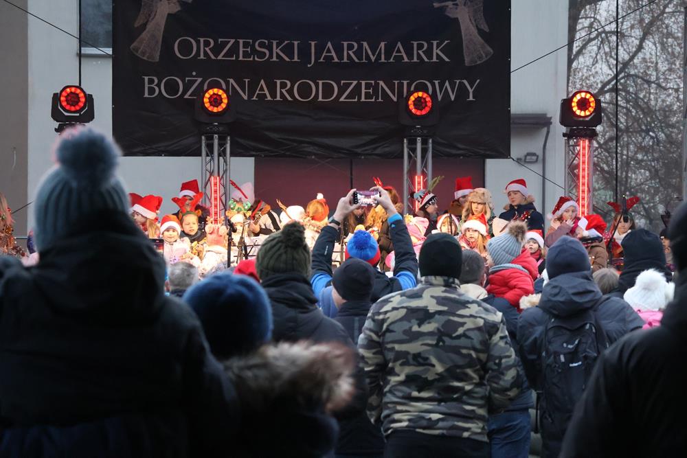 Orzeski Jarmark Bożonarodzeniowy i spotkanie z Mikołajem na Placu Targowym