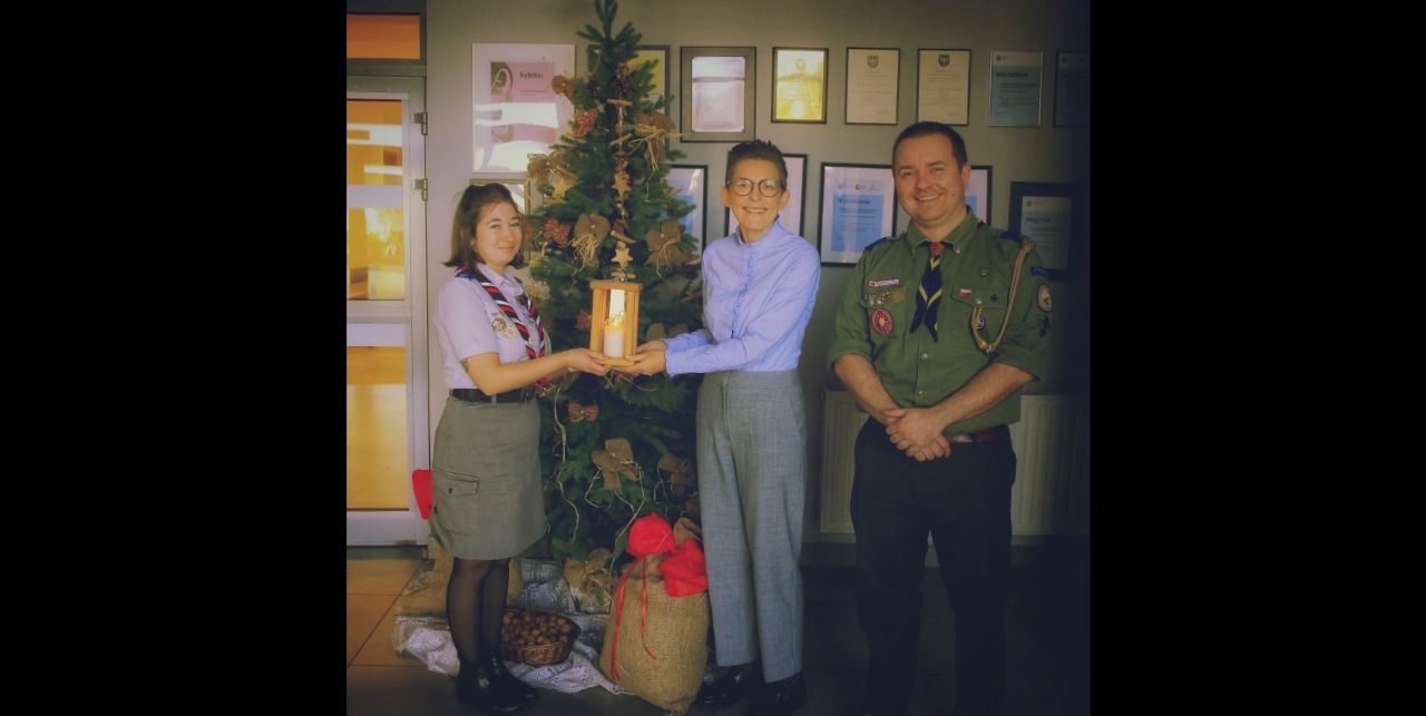 Betlejemskie Światło Pokoju dotarło do Chorzowa. Symbol nadziei w skansenie