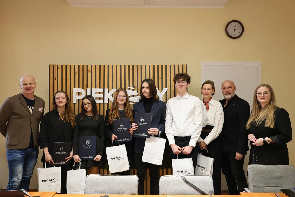 Stypendyści Prezesa Rady Ministrów i Miasta Piekary Śląskie uhonorowani w Urzędzie