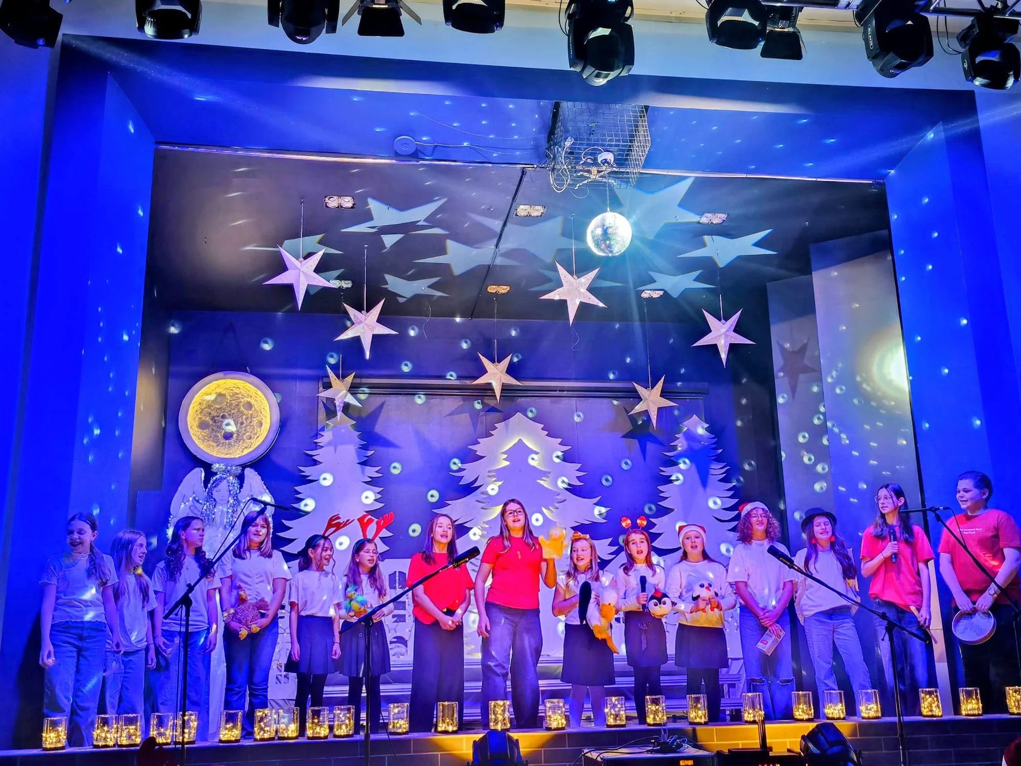 Świąteczny koncert uczniów klas IV i V w Zabrzu / fot. Szkoła Społeczna w Zabrzu