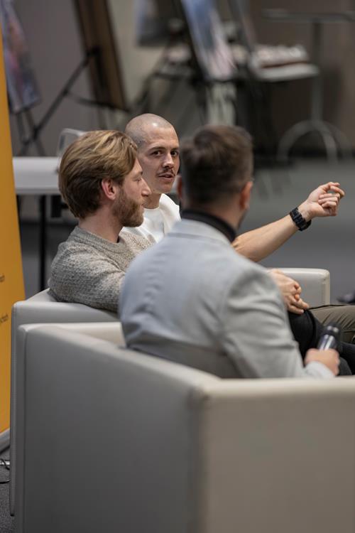 599958156_1450109637117134_4884919497261836099_n