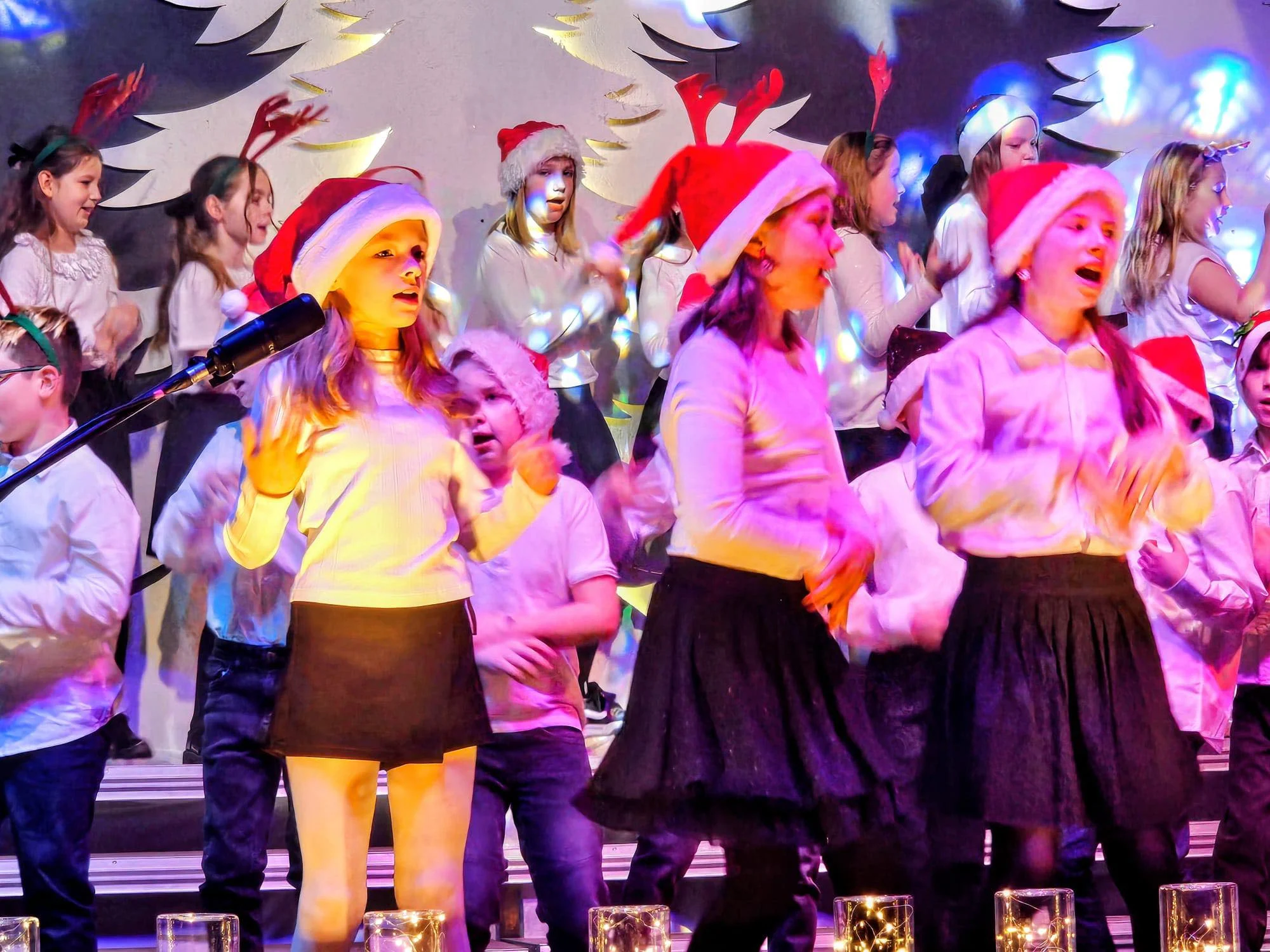 Świąteczny koncert uczniów klas IV i V w Zabrzu / fot. Szkoła Społeczna w Zabrzu