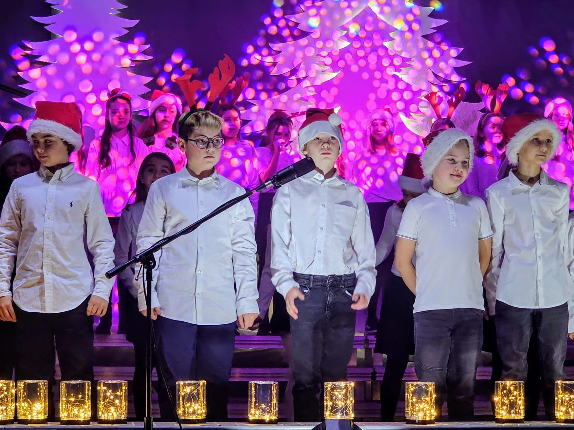 Świąteczny koncert uczniów klas IV i V w Zabrzu / fot. Szkoła Społeczna w Zabrzu