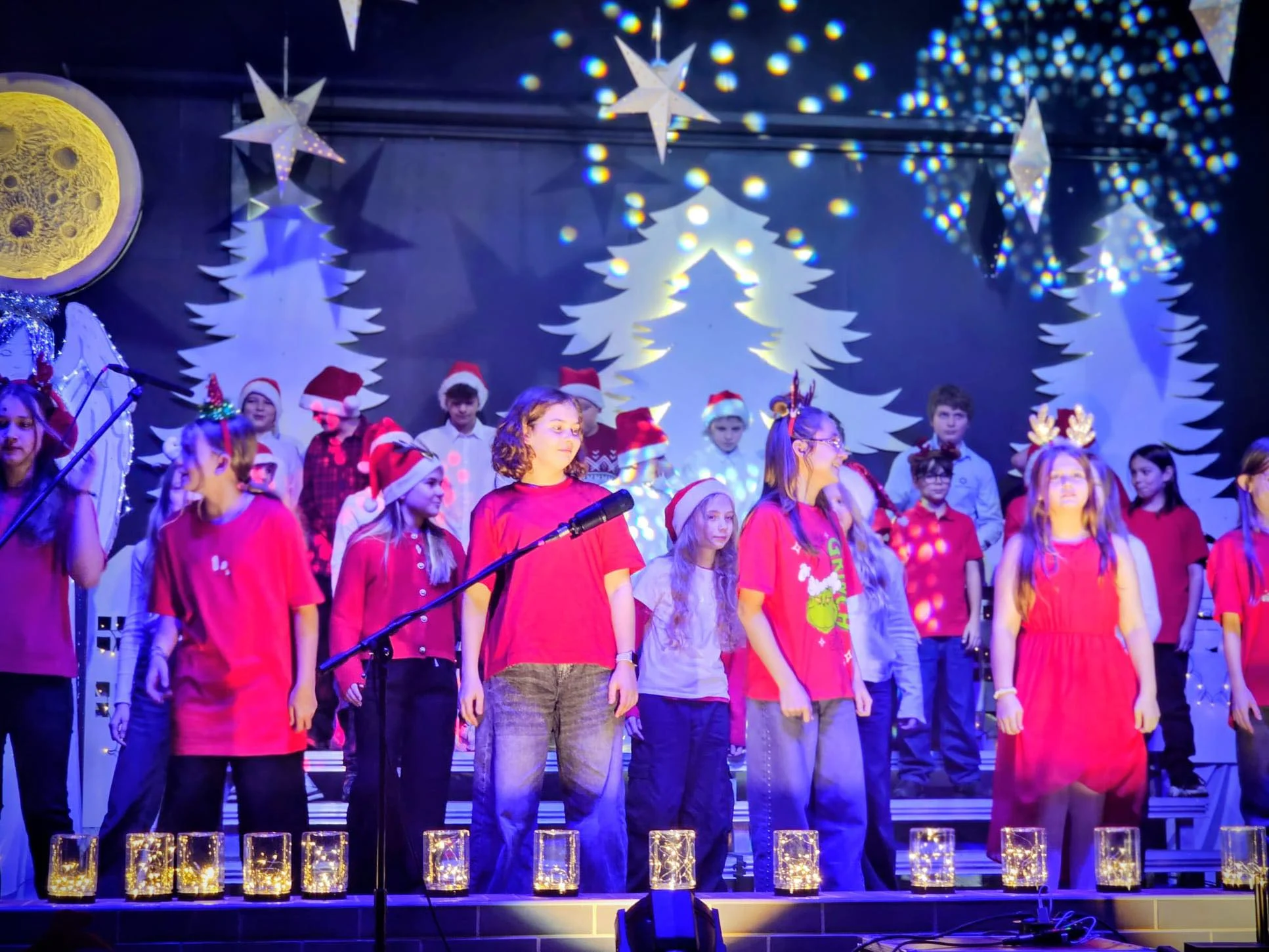 Świąteczny koncert uczniów klas IV i V w Zabrzu / fot. Szkoła Społeczna w Zabrzu