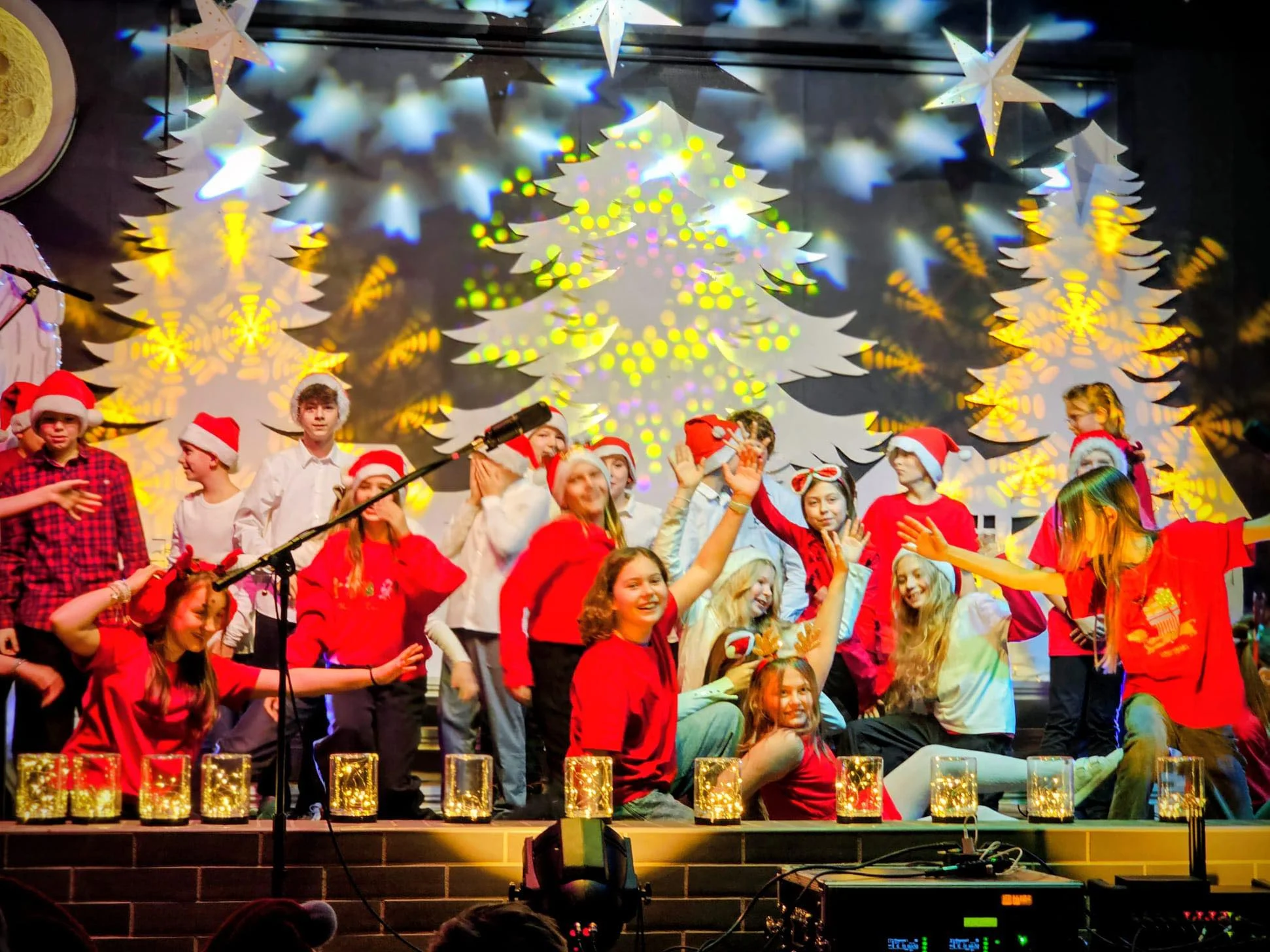 Świąteczny koncert uczniów klas IV i V w Zabrzu / fot. Szkoła Społeczna w Zabrzu