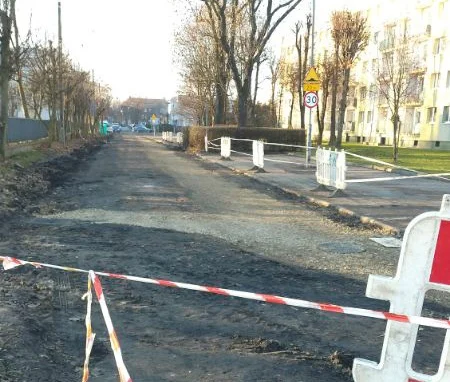 Utrudnienia na ul. Lipa – postęp prac związany z budową kanalizacji deszczowej