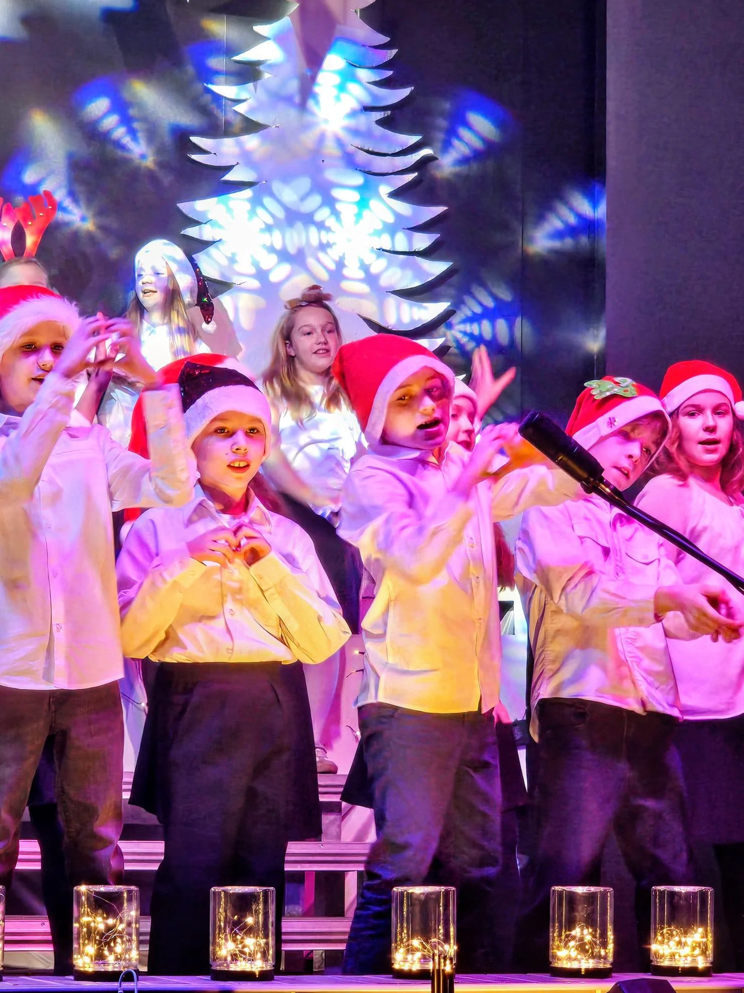 Świąteczny koncert uczniów klas IV i V w Zabrzu / fot. Szkoła Społeczna w Zabrzu