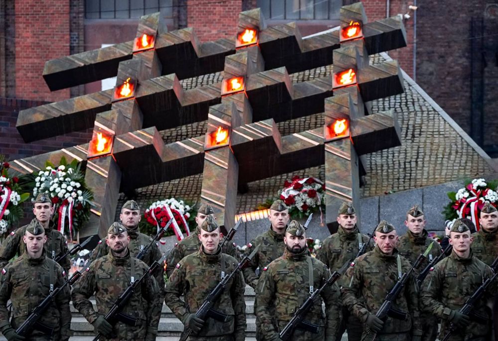 Hołd ofiarom pacyfikacji Kopalni Wujek - w Katowicach odbyły się obchody 44. rocznicy 