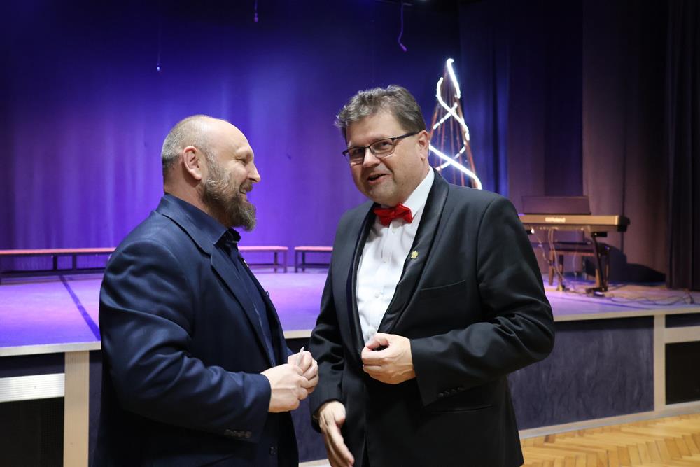 600981125_122195314700329281_2955041187819272515_n