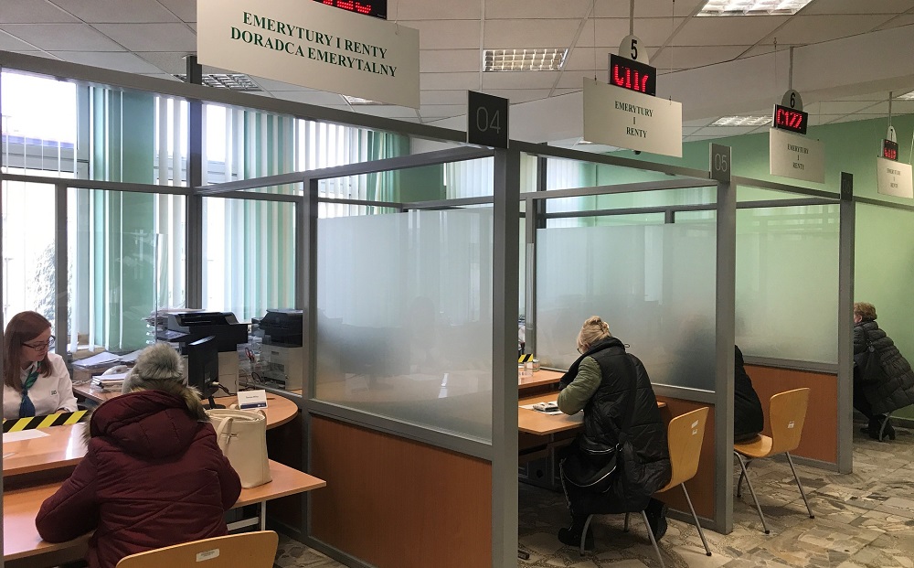 ZUS: Nadal można składać wnioski o rentę wdowią – sprawdź, czy Ci przysługuje