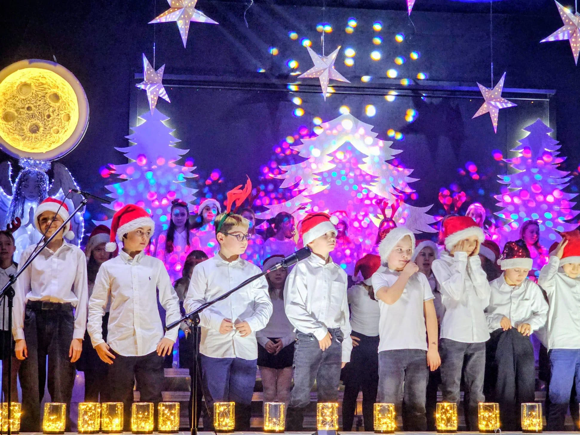 Świąteczny koncert uczniów klas IV i V w Zabrzu / fot. Szkoła Społeczna w Zabrzu