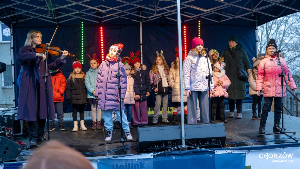 Magiczny Jarmark na Bocznej w Chorzowie. Tłumy mieszkańców i świąteczna atmosfera / fot. UM Chorzów FB