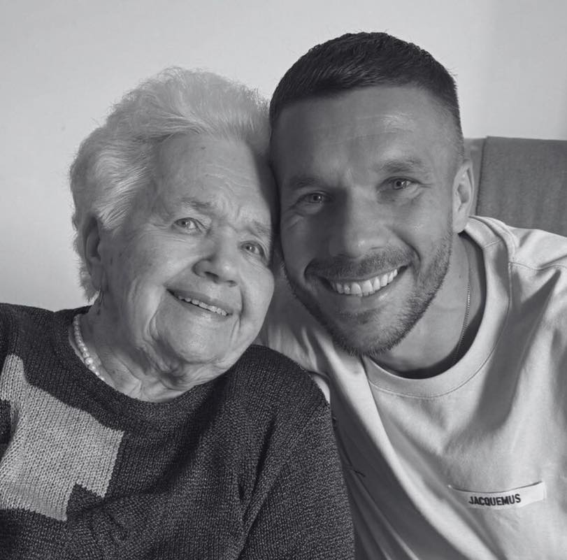 Lukas Podolski żegna ukochaną babcię, filar swojej kariery