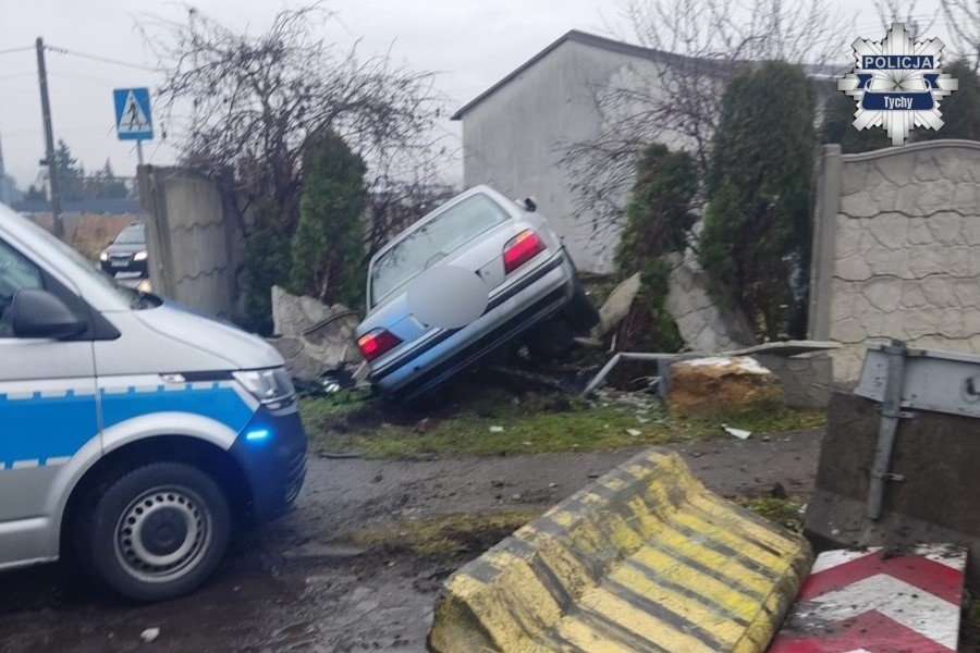 Pościg ulicami Tychów. 37-latek próbował potrącić policjanta i uciec pieszo