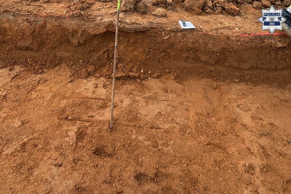 Niewybuch przy budowie boiska w Żorach / fot. KMP Zory