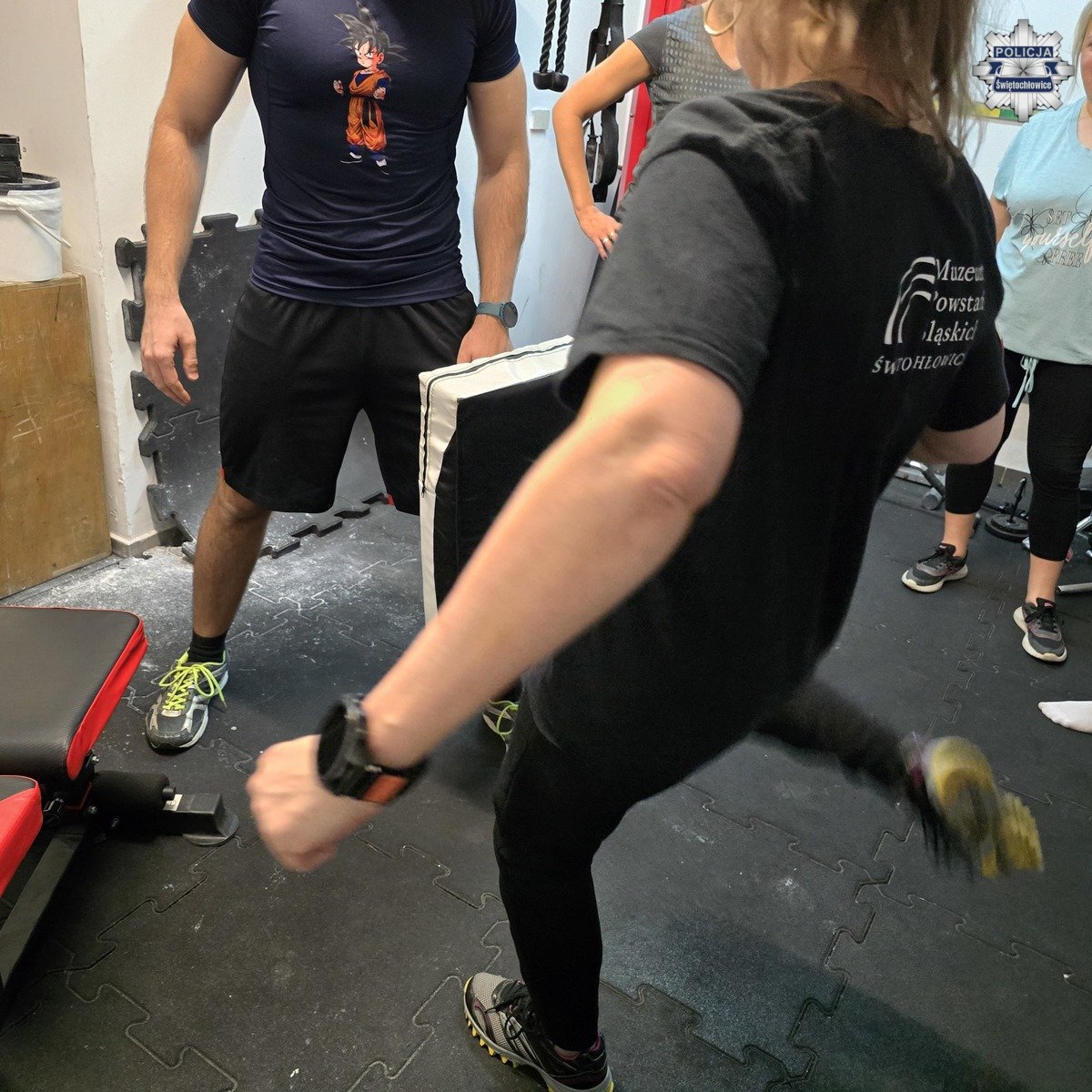 Świętochłowiccy policjanci szkolili kobiety z podstaw samoobrony