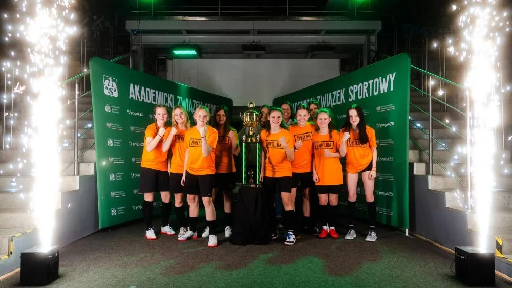 Przedświąteczny sukces uczennic SP2 Świętochłowice – brąz w ogólnopolskim turnieju futsal