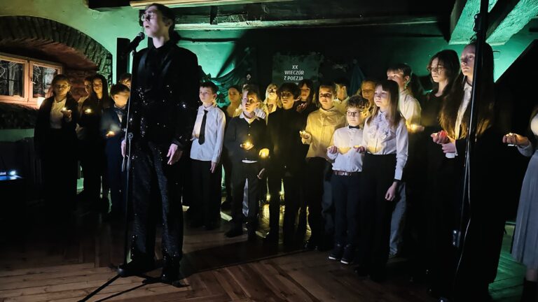 W ogrodach wspomnień – wyjątkowy jubileuszowy wieczór z poezją