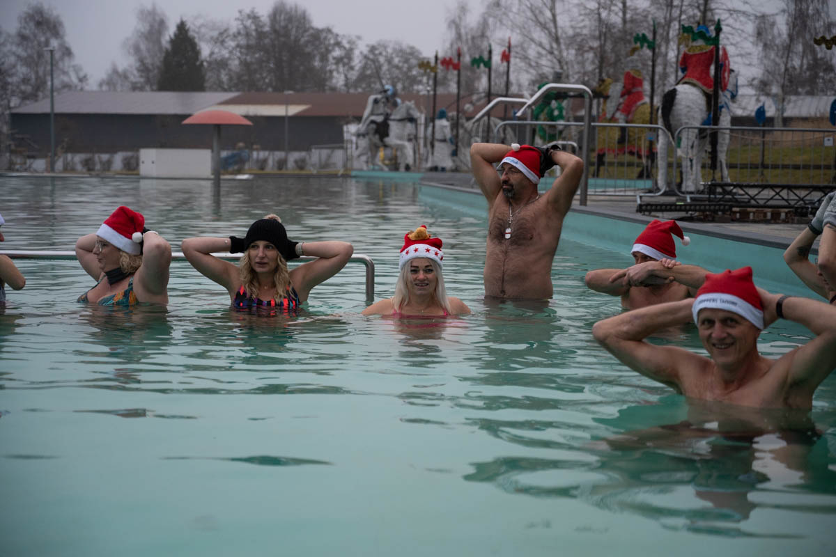 Świąteczna Akcja w Świętochłowicach: MotoMikołaje, Morsowanie i Bieg Mikołajowy na Rzecz Marzenia Justina / fot. Krzysztof Faber